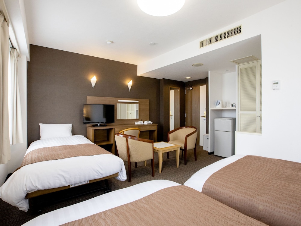 [禁煙] トリプルルーム (24平米/ベッド幅110cm×3台/1-3名利用) 客室4 | KOKO STAY 日立