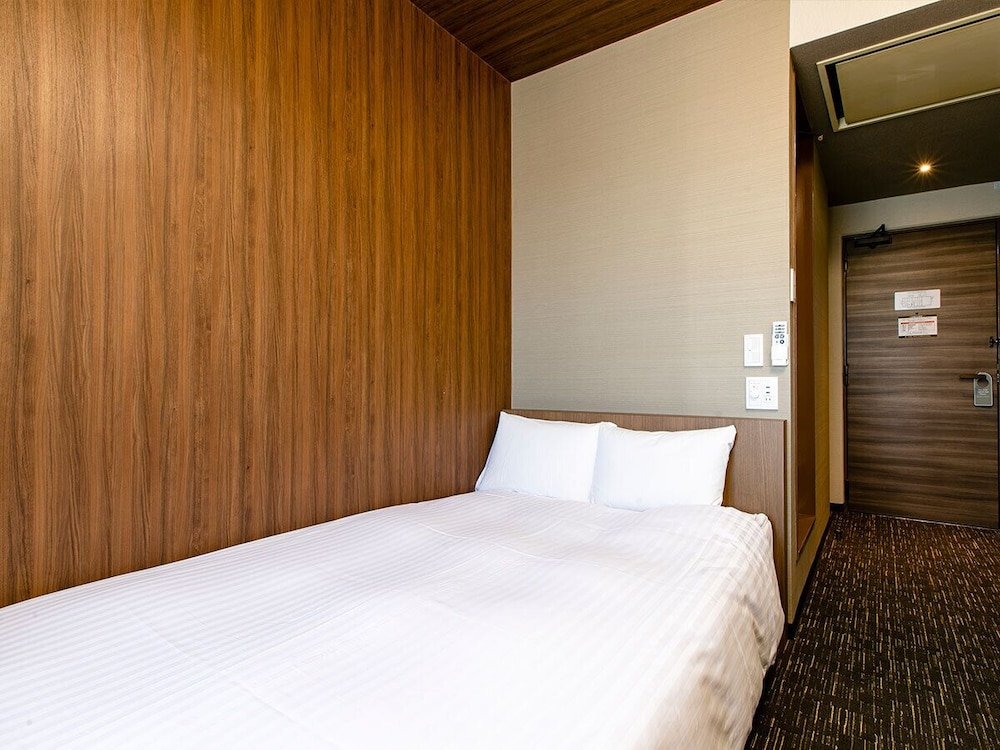 [禁煙] セミダブルルーム/12平方メートル/120 ㎝幅ベッド1台/２名迄 | KOKO STAY 相模原