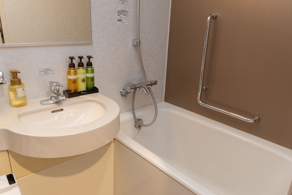 セミ ダブル (禁煙) バスルーム0 | 都市センターホテル