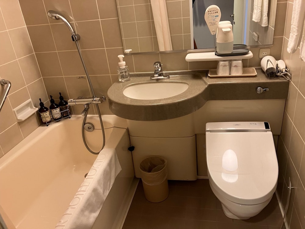 ツインルーム 禁煙 バスルーム0 | KKRホテル東京