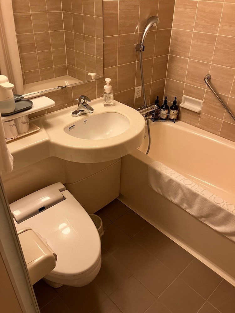 パレス ビュー ツイン 禁煙 バスルーム0 | KKRホテル東京