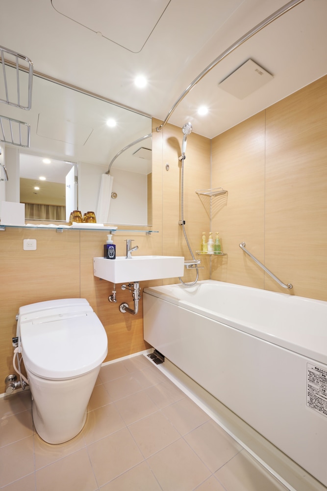 ダブルルーム 禁煙 バスルーム1 | ホテルフクラシア大阪ベイ