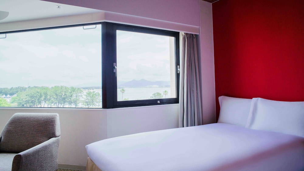 グランドツイン(2-5F) ビーチ / オーシャン ビュー1 | ザ ルイガンズ スパ アンド リゾート