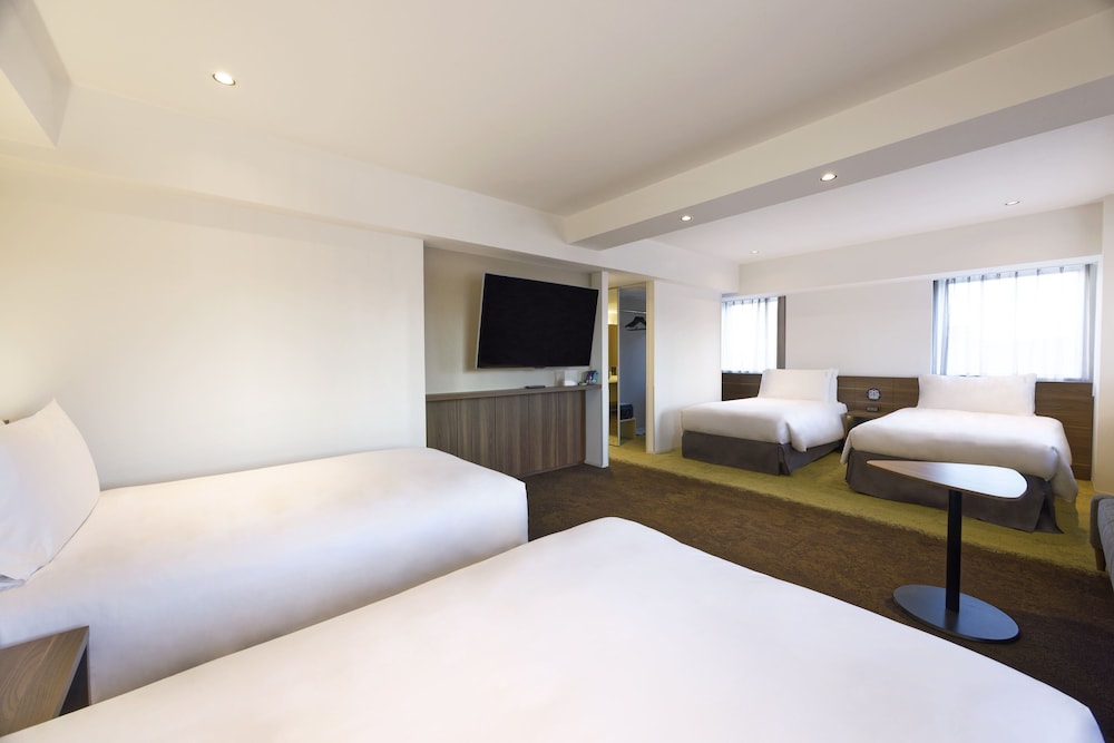 スイート ベッド (複数台) (Twin, Up To 6 Guests) 客室3 | ホリデイ・イン&スイーツ札幌大通公園 by IHG