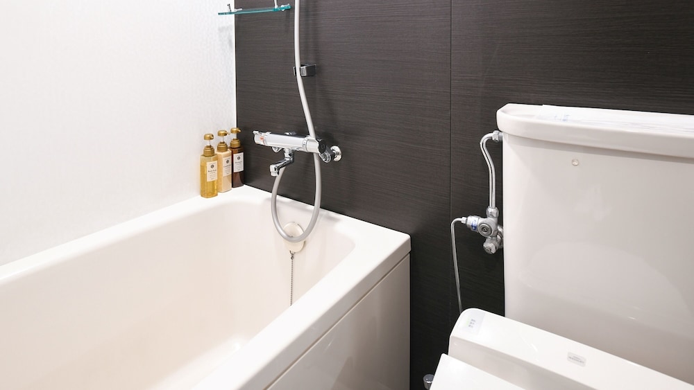 セミダブル ルーム（禁煙） バスルーム1 | ベッセルイン博多中洲