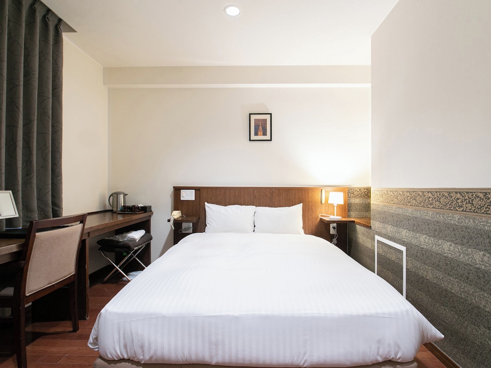 スタンダード ダブルルーム ダブルベッド 1 台 禁煙 客室9 | サットンホテル博多シティ