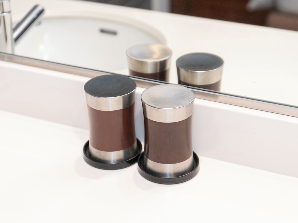 スタンダード ダブルルーム ダブルベッド 1 台 禁煙 客室12 | サットンホテル博多シティ