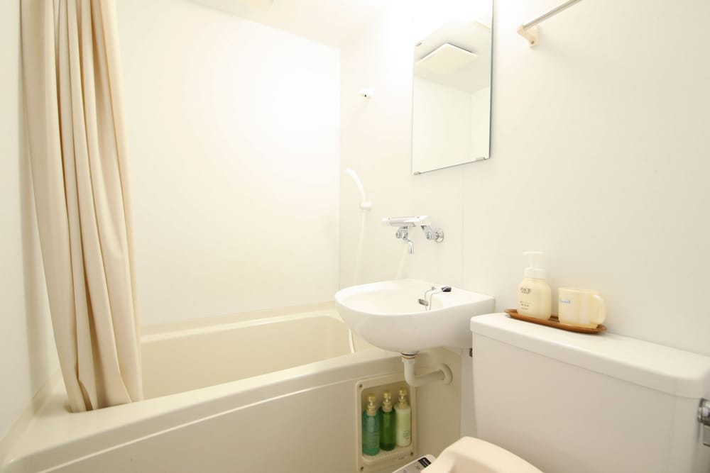 [禁煙] 和室エコノミールーム バスルームの設備0 | 旅館加茂川浅草