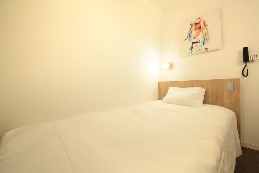 モデレート セミダブルルーム 禁煙 客室2 | HOTEL PLUMM (ホテル プラム)