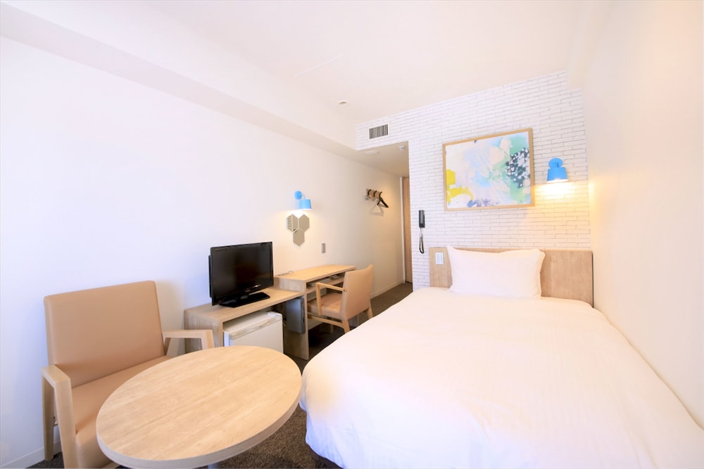 デラックス デザイナーズ セミダブルルーム 禁煙 | HOTEL PLUMM (ホテル プラム)