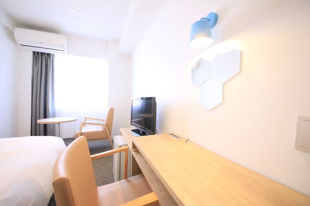 デラックス デザイナーズ セミダブルルーム 禁煙 客室1 | HOTEL PLUMM (ホテル プラム)