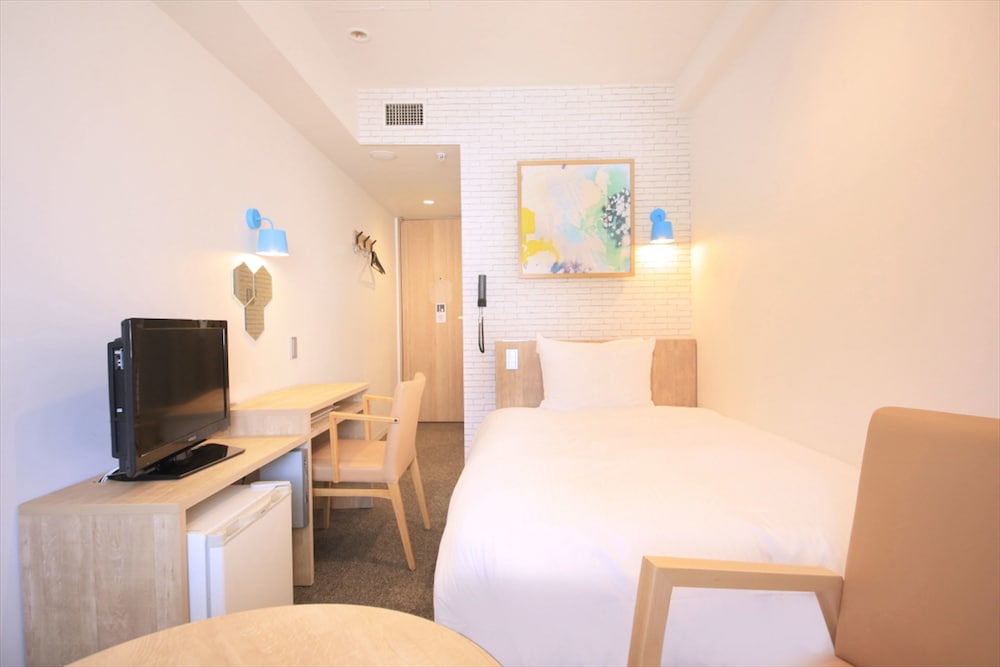 デラックス デザイナーズ セミダブルルーム 禁煙 客室2 | HOTEL PLUMM (ホテル プラム)