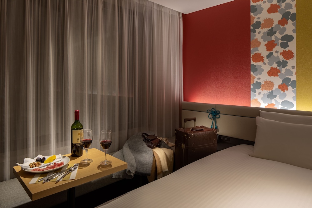 スーペリアフォース (禁煙) 客室の設備とサービス2 | 三井ガーデンホテル京都四条