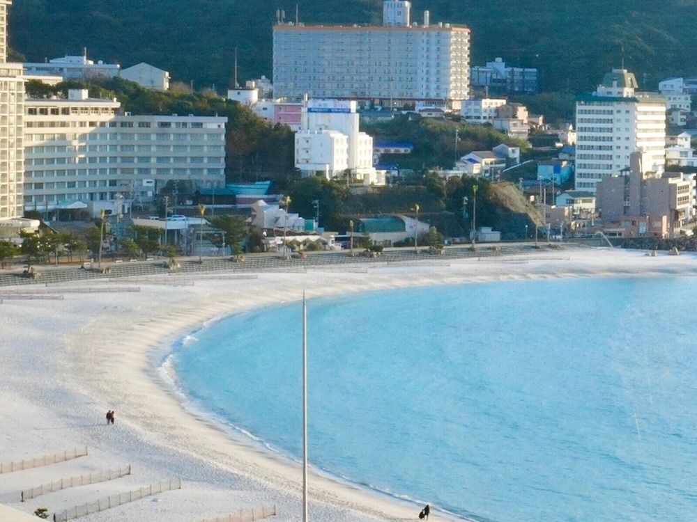 [葵館] 白良浜ビュー純和室 禁煙 客室1 | 紀州・白浜温泉 むさし