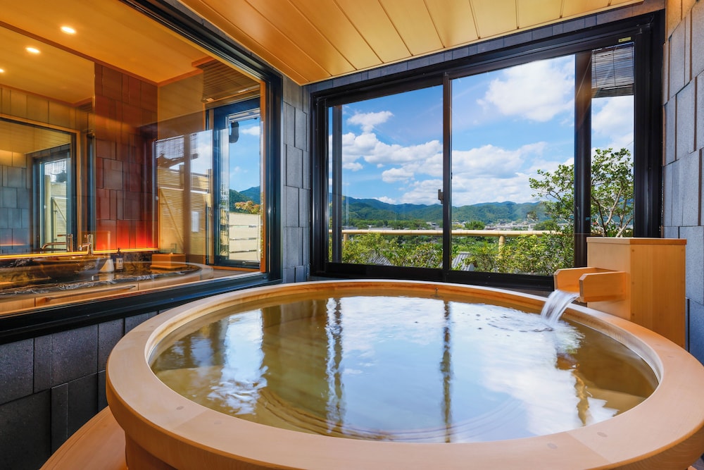 トラディショナル ルーム 禁煙 | 京都 嵐山温泉 渡月亭