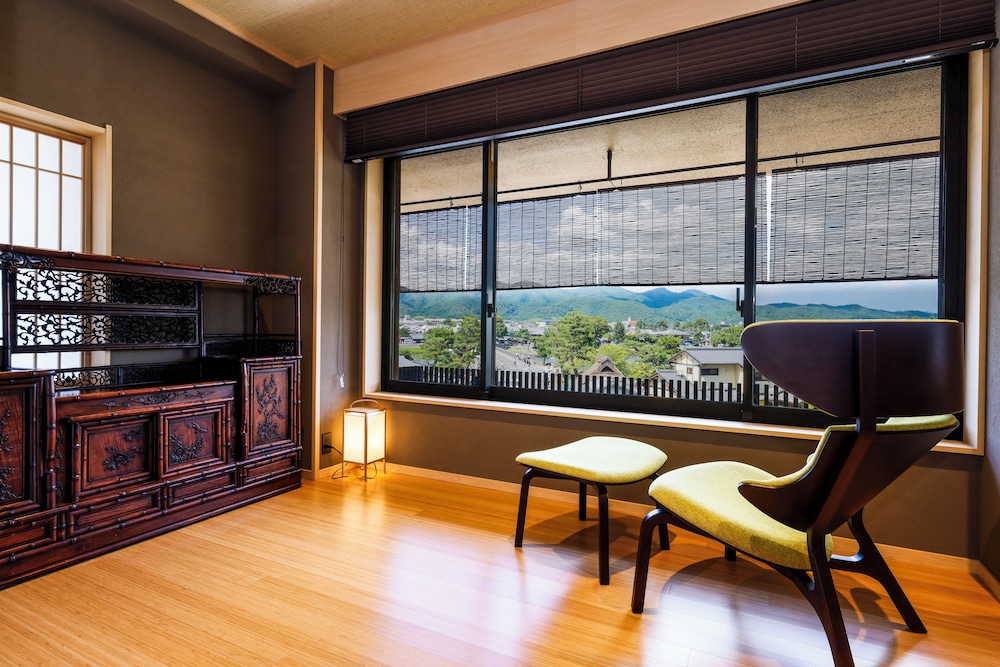 ラグジュアリー ルーム 禁煙 部屋からの景観0 | 京都 嵐山温泉 渡月亭