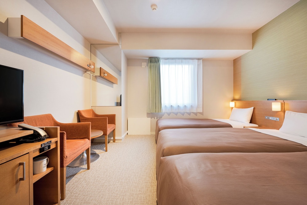 トリプルルーム シングルベッド 3 台 禁煙 客室2 | カンデオ ホテルズ 上野公園