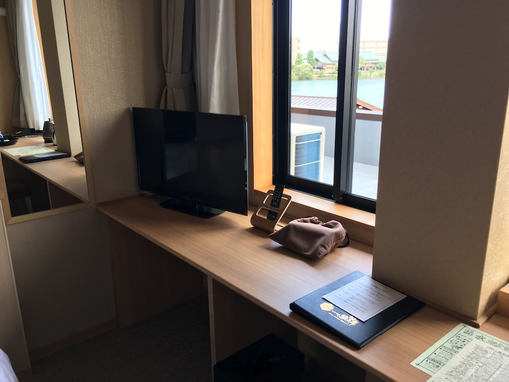 碧の章 スタンダード ツインルーム(禁煙) 客室2 | びわこ緑水亭