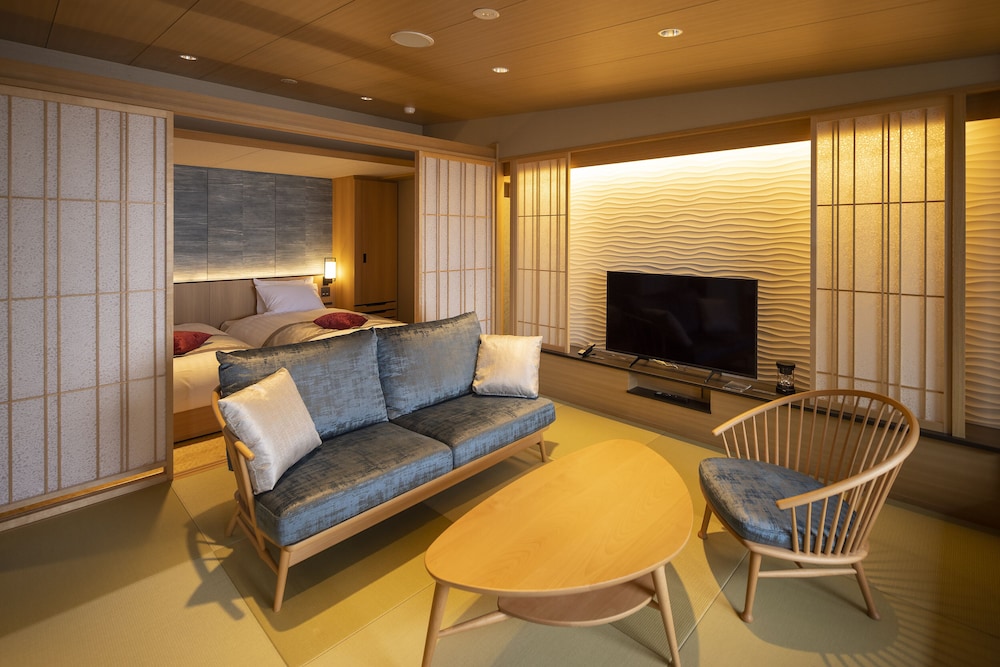 湖游 エレガントスイート（天然温泉 半露天風呂付き・禁煙） 客室6 | びわこ緑水亭