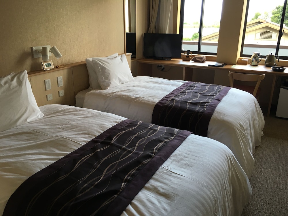 碧の章 スタンダード ツインルーム(禁煙) 客室5 | びわこ緑水亭