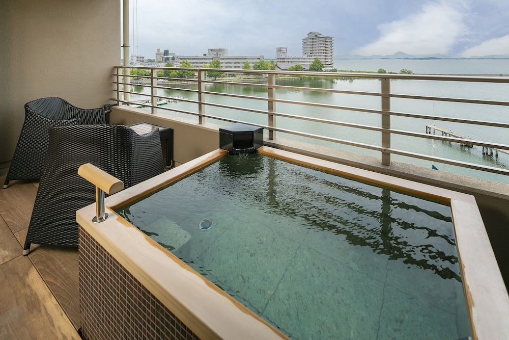 びわの風 和洋室(天然温泉露天風呂付き・禁煙) 客室0 | びわこ緑水亭