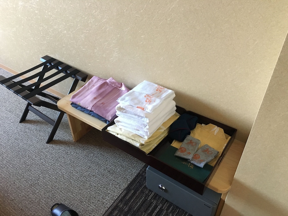 碧の章 スタンダード ツインルーム(禁煙) 客室4 | びわこ緑水亭