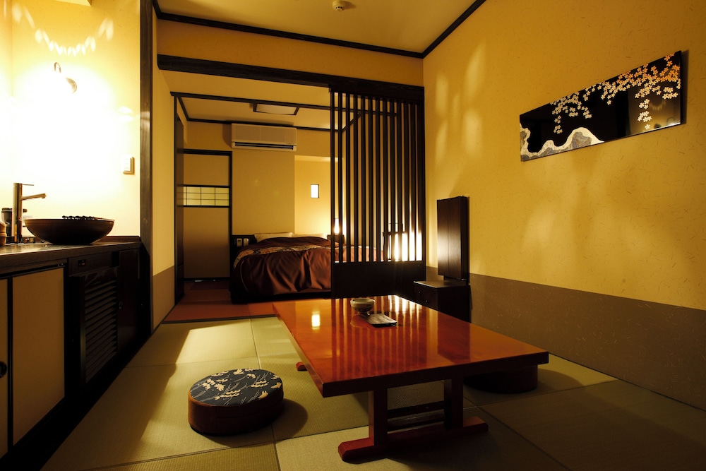 ファミリー ルーム | 飛騨 花里の湯 高山桜庵