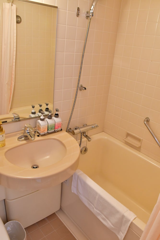 セミダブルルーム喫煙 バスルーム0 | 京都ガーデンパレス