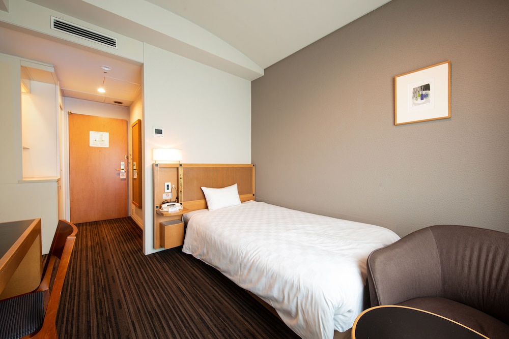 セミダブルルーム 2名利用 禁煙 17平米 (ベッドサイズ:120cm) 客室1 | 名古屋 ガーデン パレス