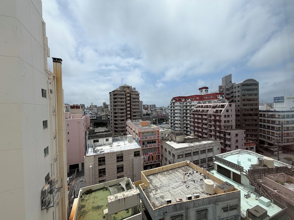 デラックスツインルーム 部屋からの景観1 | 琉球オリオンホテル 那覇国際通り