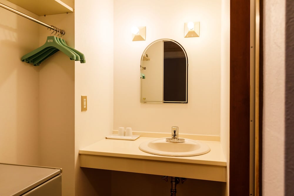 【禁煙】ツインルーム 客室12 | ホテルけやきの樹