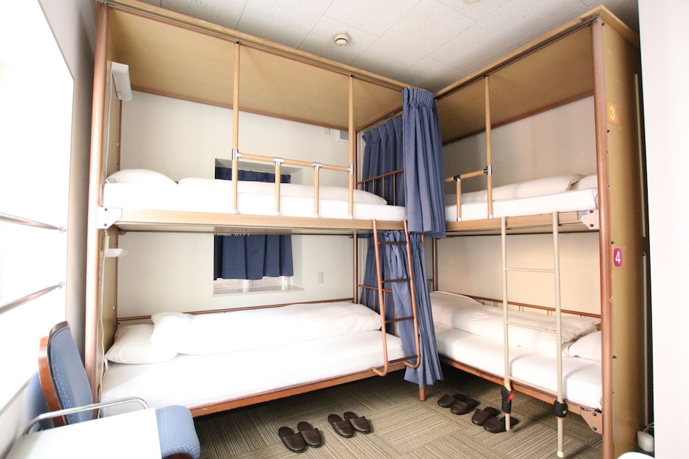 ファミリー ルーム 5 ベッドルーム 客室4 | サクラホテル神保町