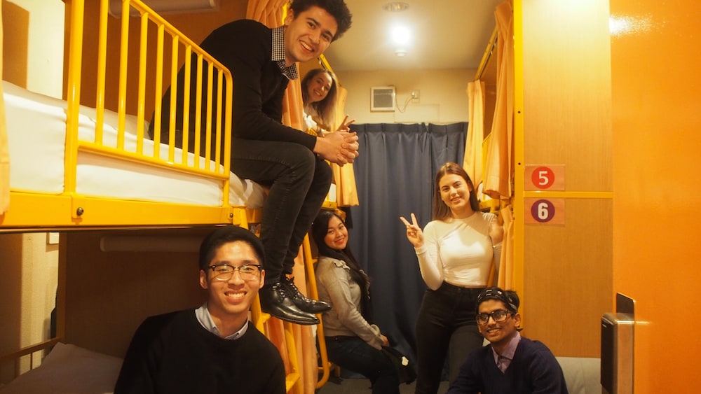 ファミリー ルーム 5 ベッドルーム 客室1 | サクラホテル神保町