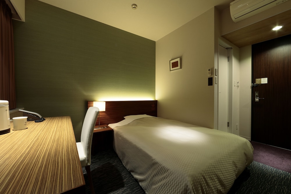 ダブルルーム A 喫煙可 客室2 | カンデオ ホテルズ大津熊本空港
