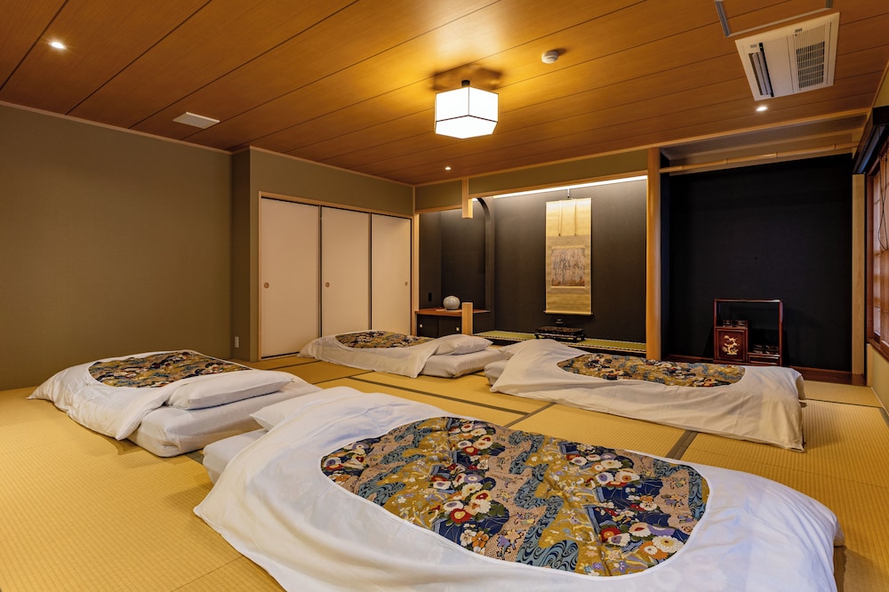 和風スイート 客室1 | NISHIYAMA RYOKAN - 1953年創業