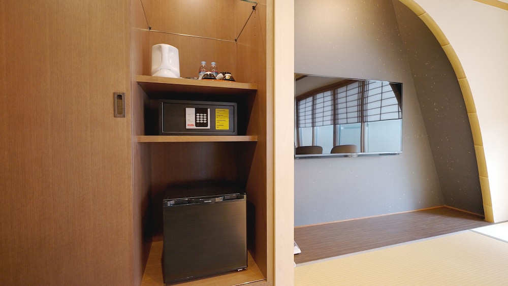 和室 デラックスルーム 小型冷蔵庫0 | NISHIYAMA RYOKAN - 1953年創業