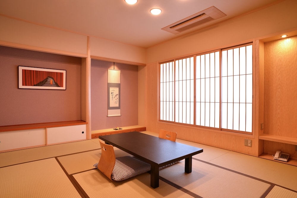 客室1 | NISHIYAMA RYOKAN - 1953年創業