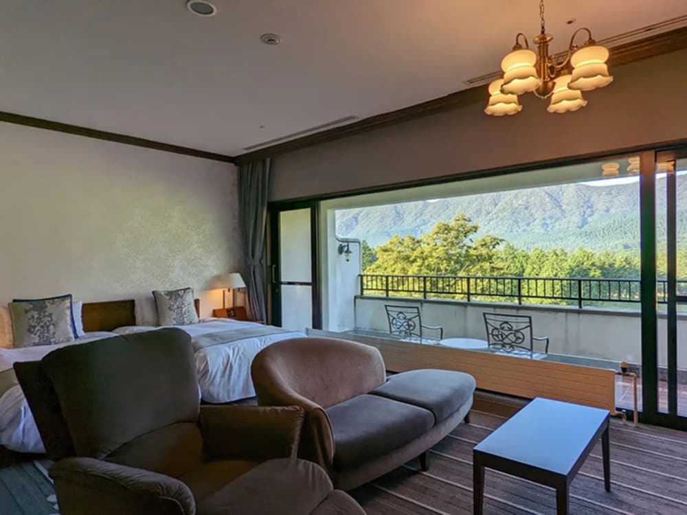 プレミア ルーム 禁煙 素泊まりプラン 客室5 | 箱根仙石原プリンスホテル