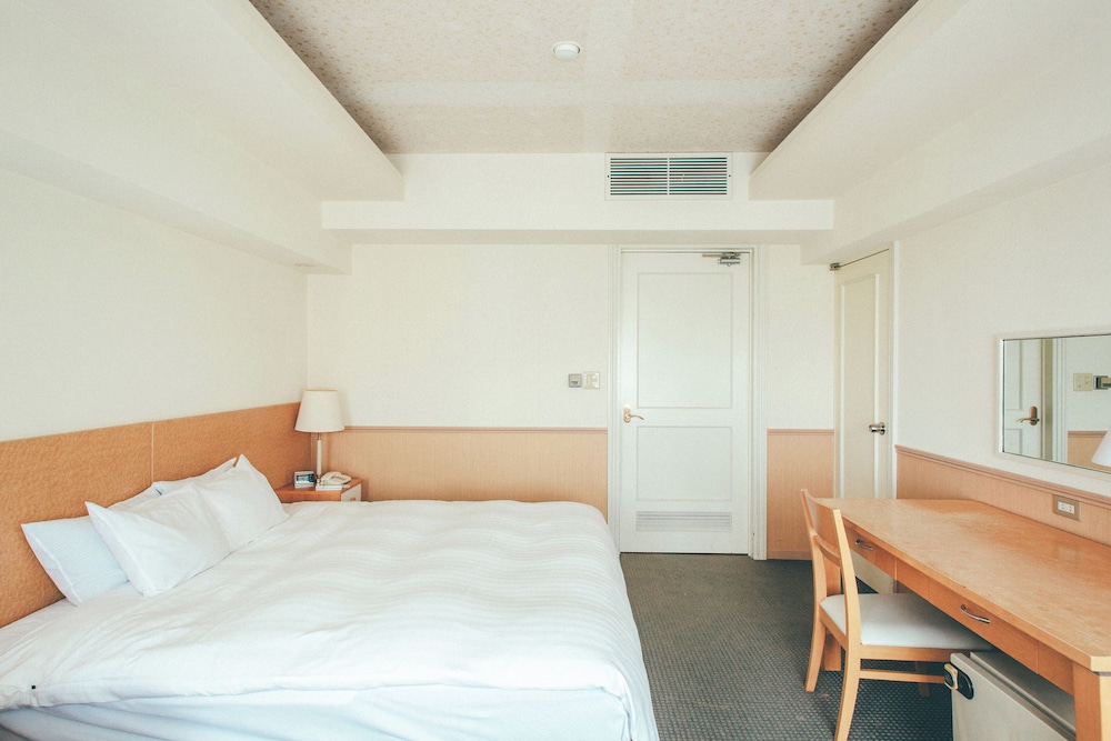 キングベッド ダブル ルーム(禁煙) 客室1 | 金沢国際ホテル