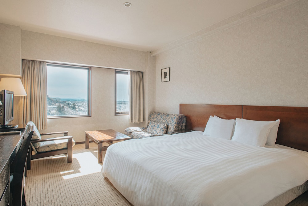 キングベッド ダブル ルーム（禁煙） 客室2 | 金沢国際ホテル