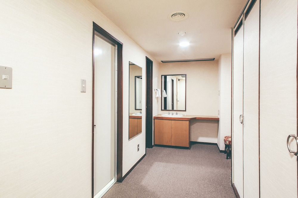 和洋室 ベッド2台+布団2枚 (禁煙) 客室1 | 金沢国際ホテル