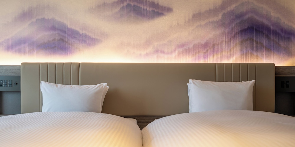 スーペリア ルーム シングルベッド 2 台 (1 Single Extra Bed. City Side) 客室1 | グランドメルキュール奈良橿原