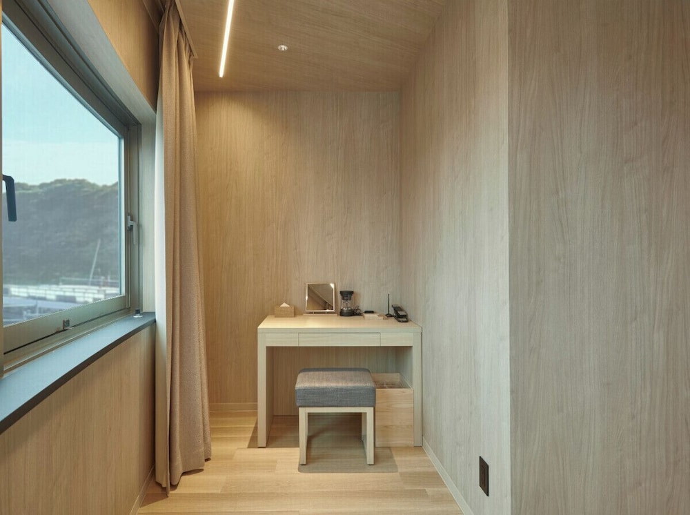 ラグジュアリーフロア ONEスイート01 (2ダブルベッド) 2~5名 禁煙 客室1 | ワン・ステーションホテル熊本