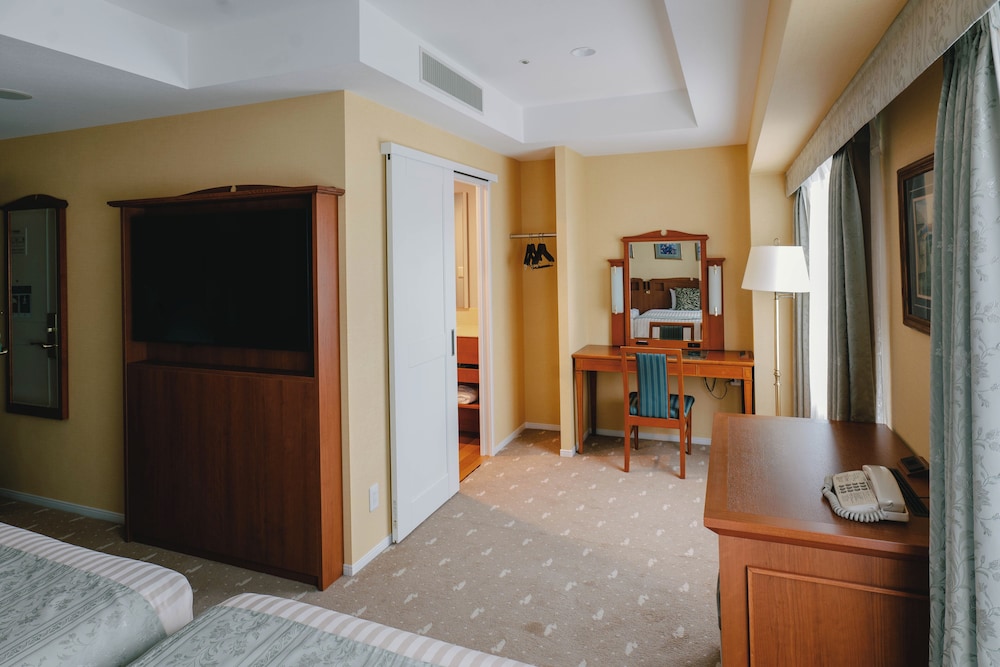 デラックス ツインルーム 禁煙 (200cm x 120cm x 2) 夕食18時スタート 客室4 | ホテルボストンプラザ草津