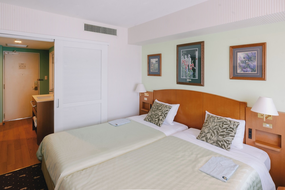 スタンダード ツインルーム 禁煙 (200cm x 105cm x 2) 客室3 | ホテルボストンプラザ草津