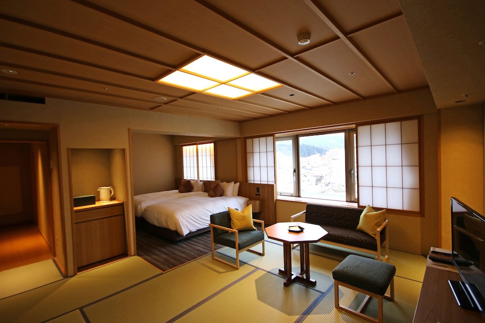 デラックス 4 人部屋 禁煙 | ひだホテルプラザ