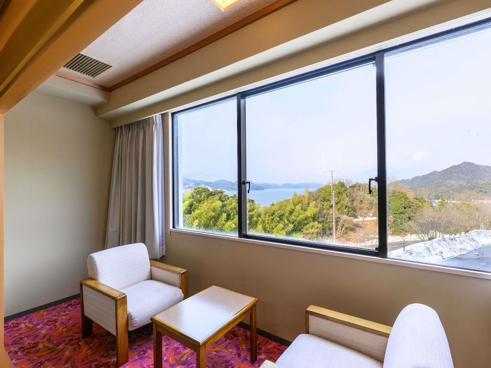 クラシック ルーム シングルベッド 3 台 シービュー (Japanese Style) 客室7 | メルキュール京都宮津リゾート & スパ