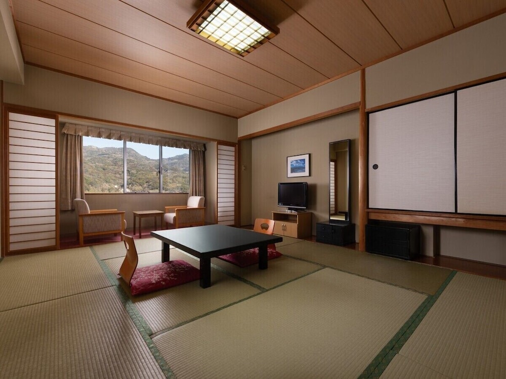 クラシックルーム　和室　マウンテンビュー 客室9 | グランドメルキュール別府湾リゾート & スパ