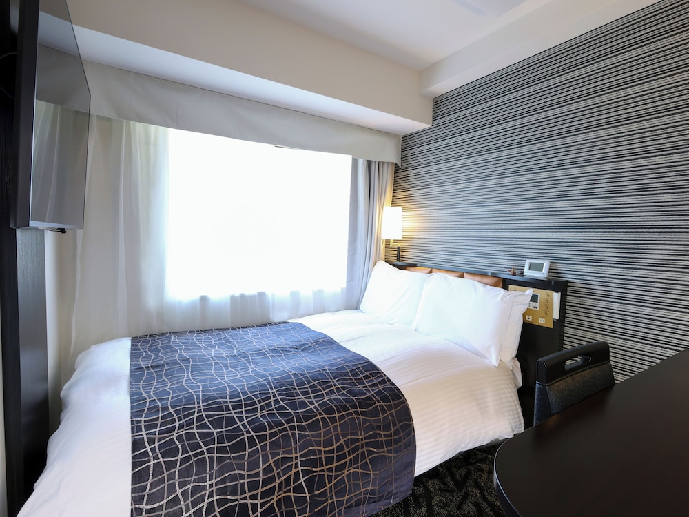 セミダブルルーム 120 cm ベッド 11 ㎡ (禁煙) | アパホテル〈京成成田駅前〉