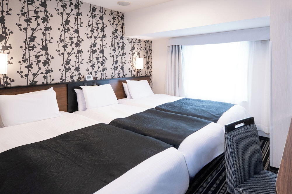 トリプルルーム　禁煙　(110cmベッド2台 + 75cm エクストラベッド) | アパホテル & リゾート〈東京ベイ潮見〉